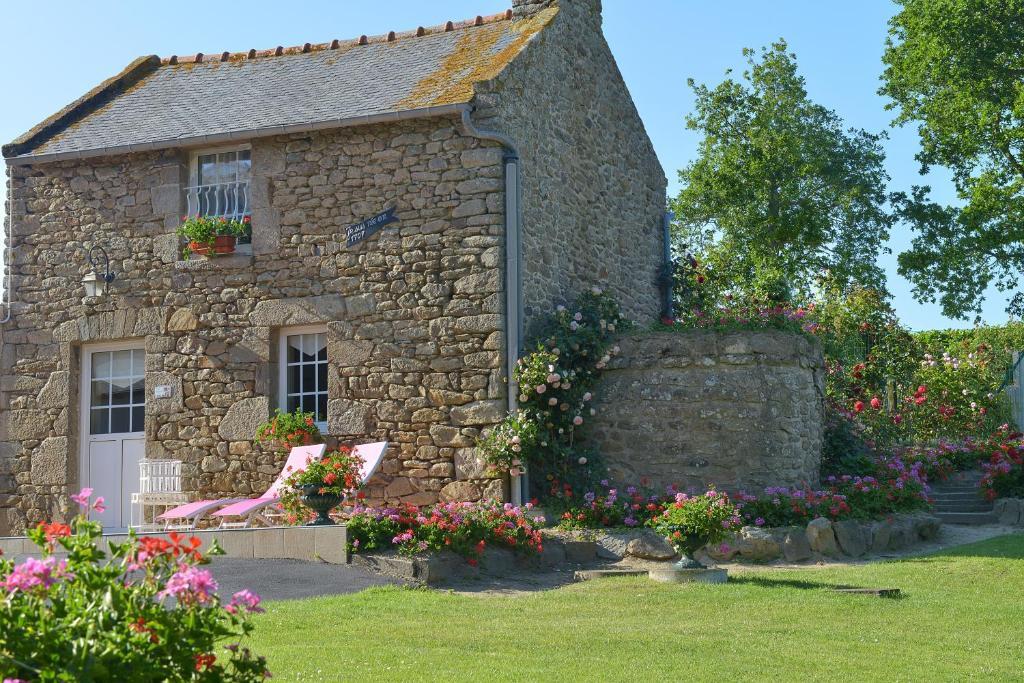 Hostellerie De La Motte Jean Saint-Coulomb Exteriér fotografie